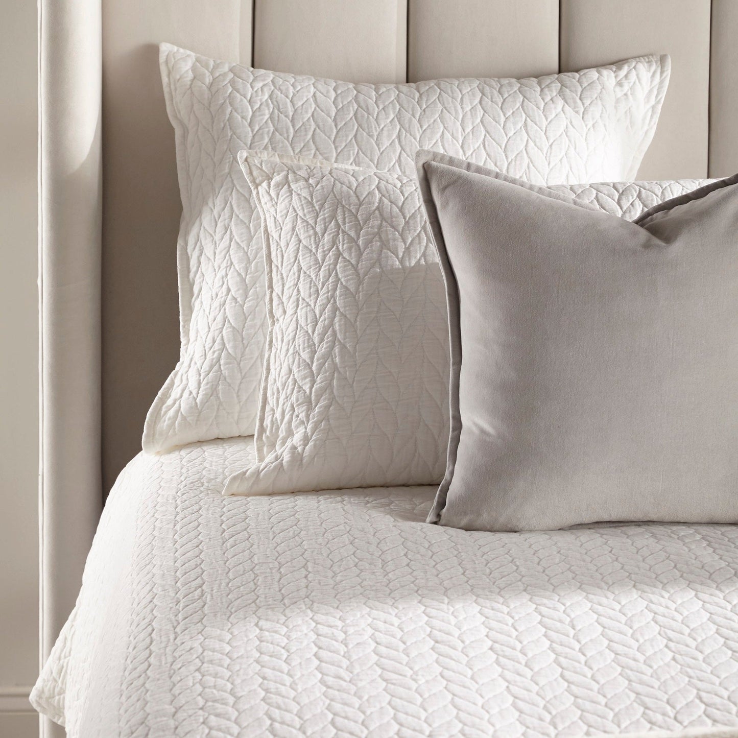 Lit king-size standard Chandler