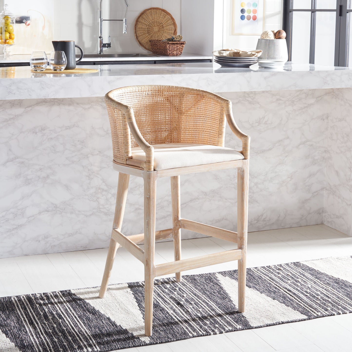 Tabouret de bar en rotin SAFAVIEH Virona de 76 cm (22,3 po l x 20,5 po l x 39 po H)