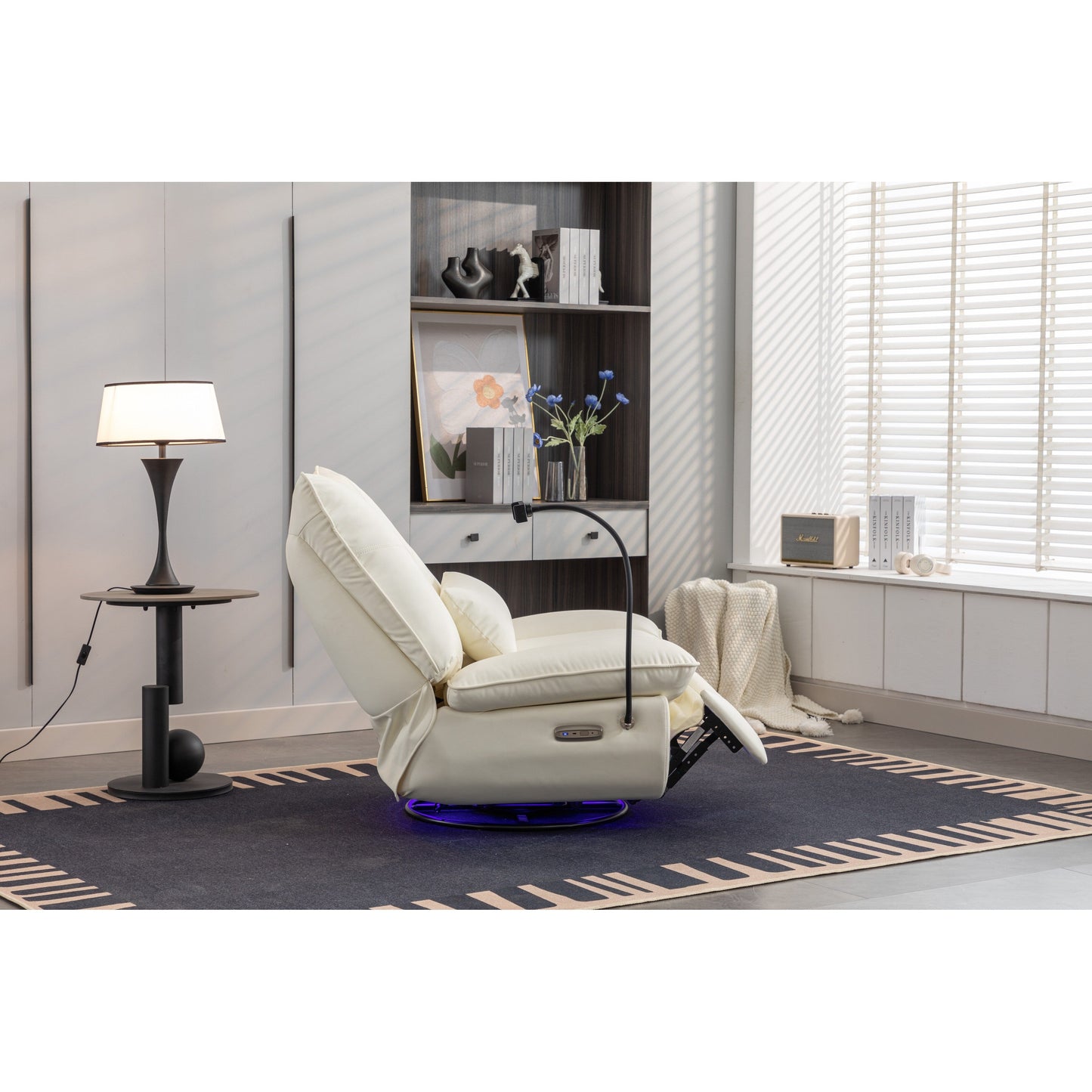 Fauteuil inclinable pivotant et électrique avec haut-parleurs Bluetooth, support de téléphone, ports de chargement USB et Type-C, rangement dissimulé des accoudoirs