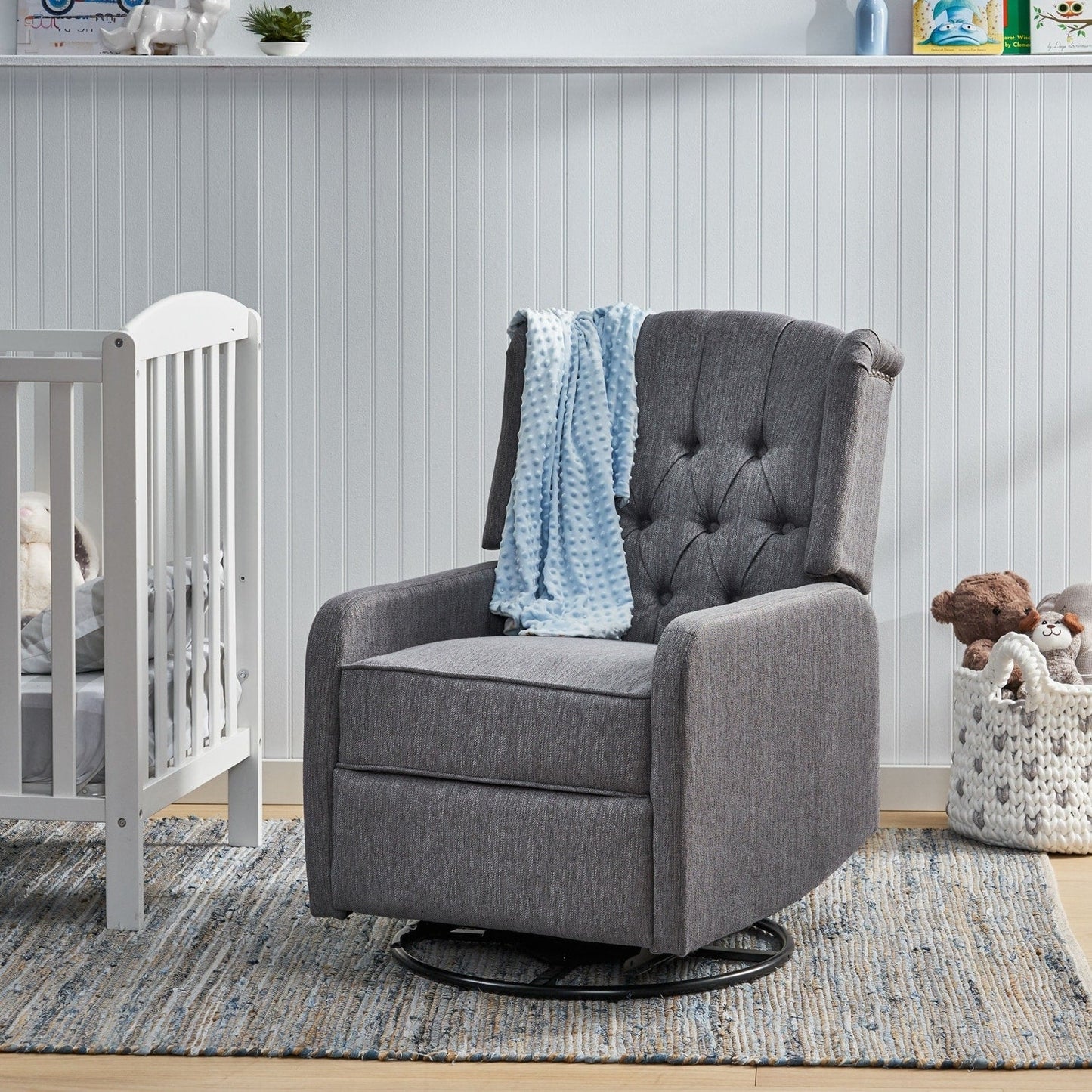 Fauteuil inclinable manuel polyvalent au design intemporel