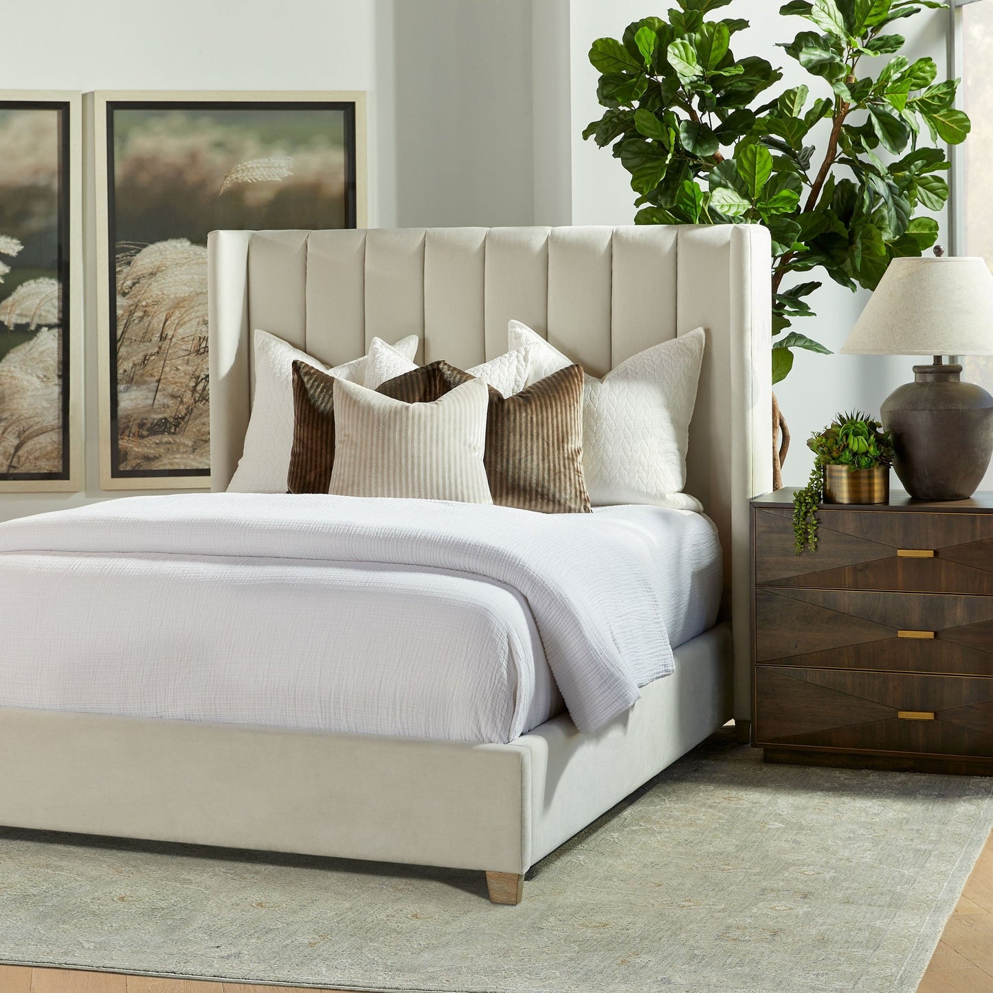 Table de chevet à 3 tiroirs Wynn